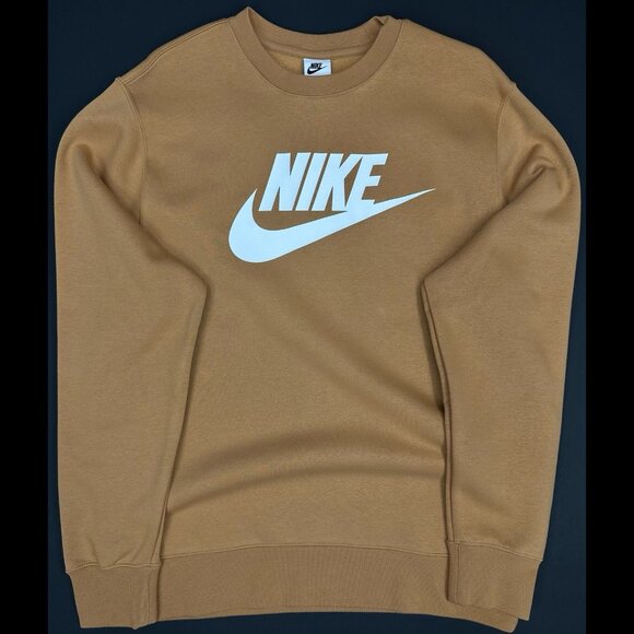 Nike Sportswear Club Fleece Graphic Crew Sweatshirt Flax Men’s Sizes DQ4912-224 - Picture 1 of 6